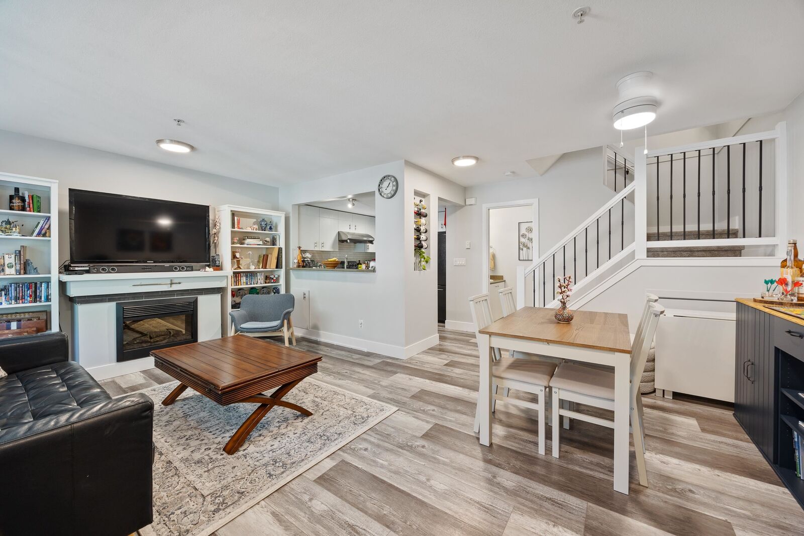 Property Photo: 7428 Southwynde Avenue 10 BC V3N 0A1