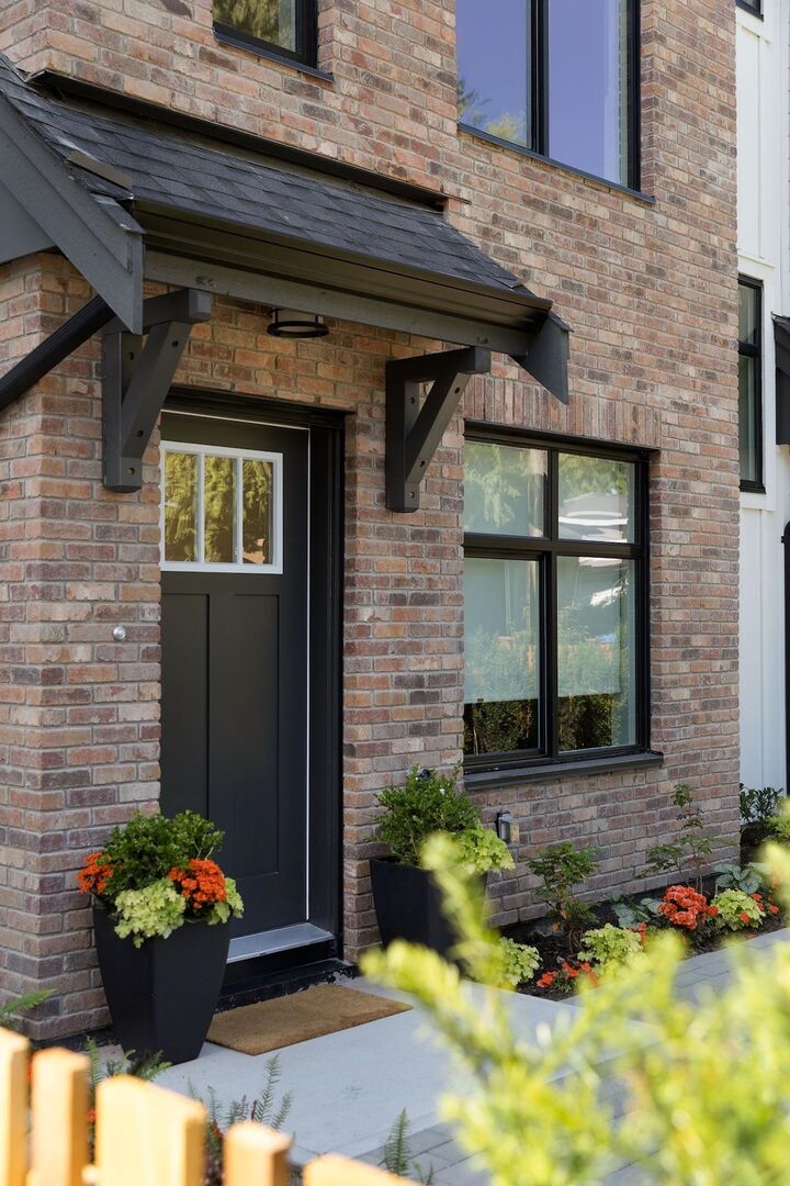 Property Photo: 2150 Rindall Avenue 10 BC V3C 0T8
