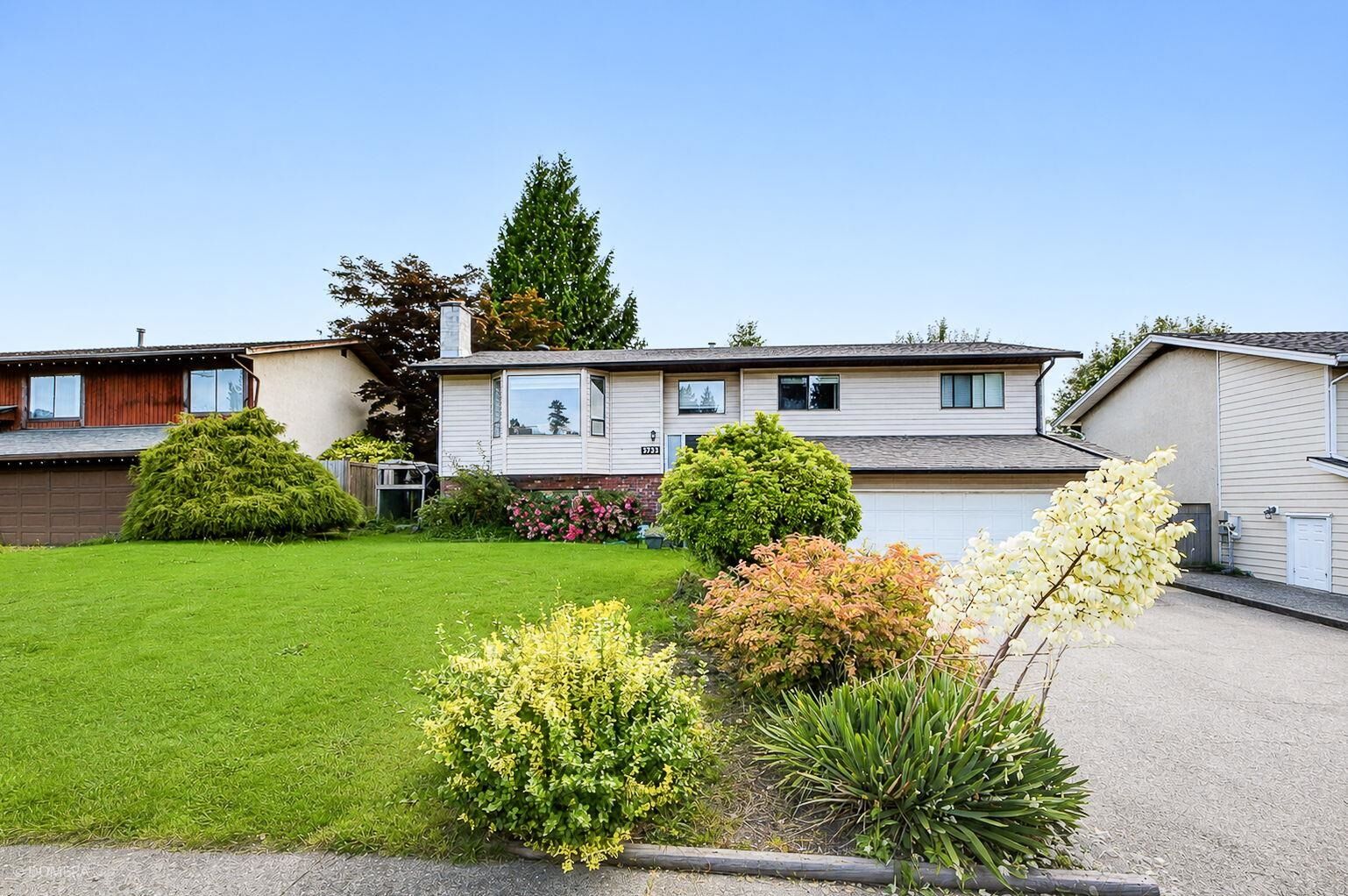 Property Photo: 3733 Dunsmuir Way BC V4E 1E4