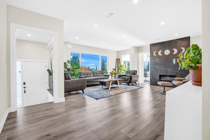 Property Photo: 300 W Balmoral Road BC V7N 2V3