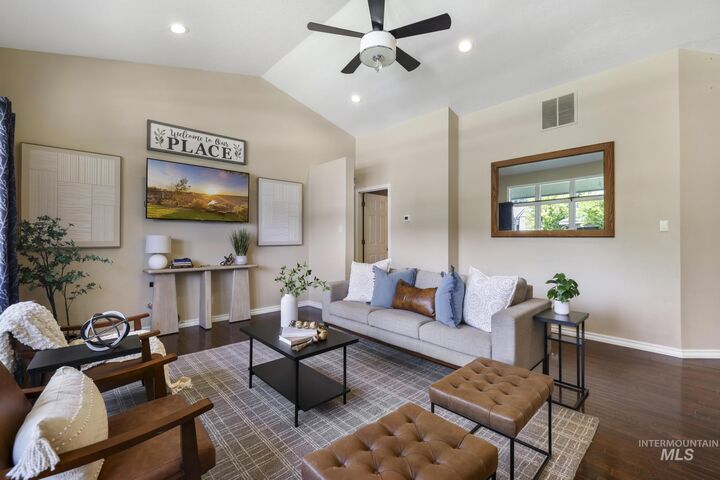 Property Photo:  184 University Dr.  ID 83301 