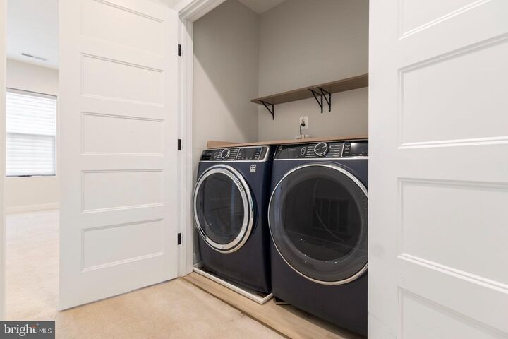 Property Photo: 8276 Safarian Way VA 22309