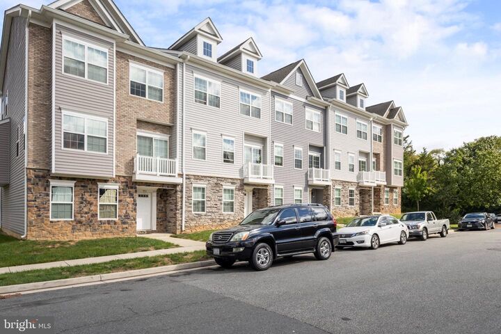 Property Photo:  8276 Safarian Way  VA 22309 