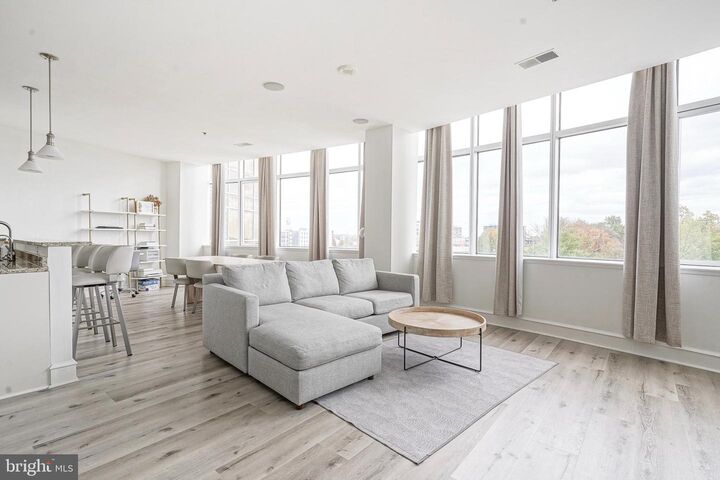 Property Photo:  201 N 8th Street 59 402  PA 19106 