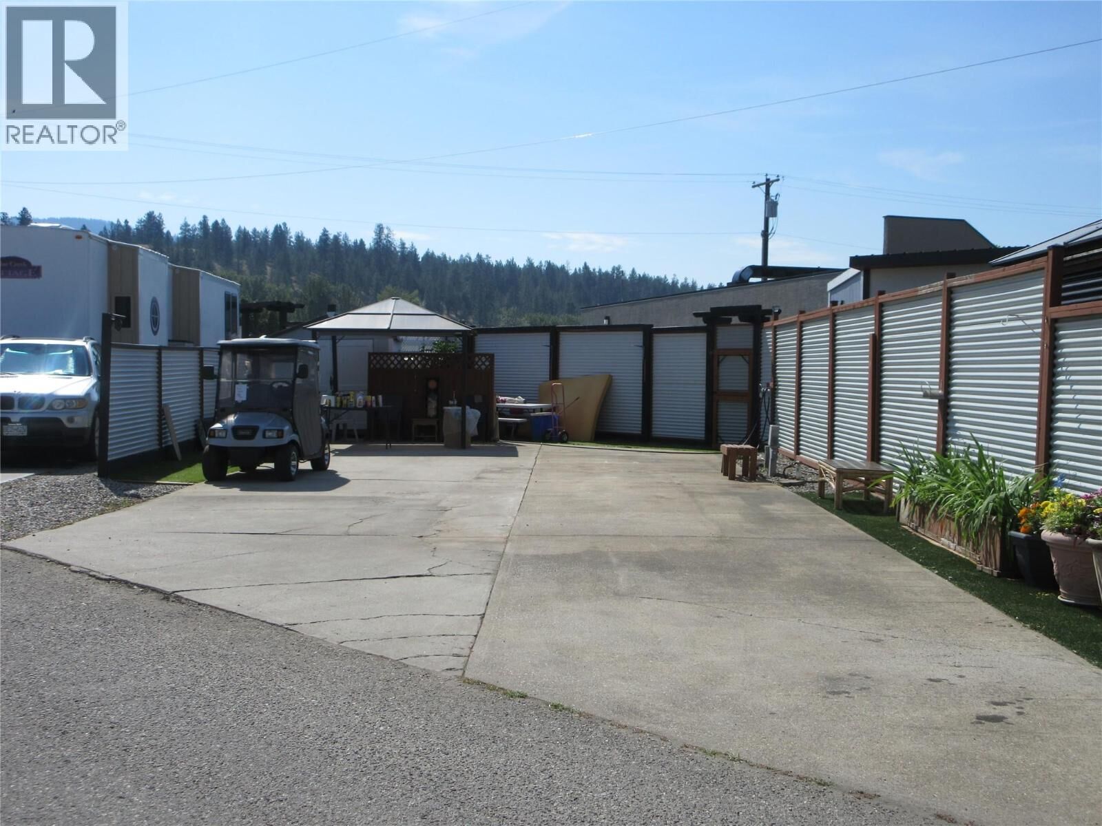 Property Photo: 415 Commonwealth Road 142 BC V4V 1P4