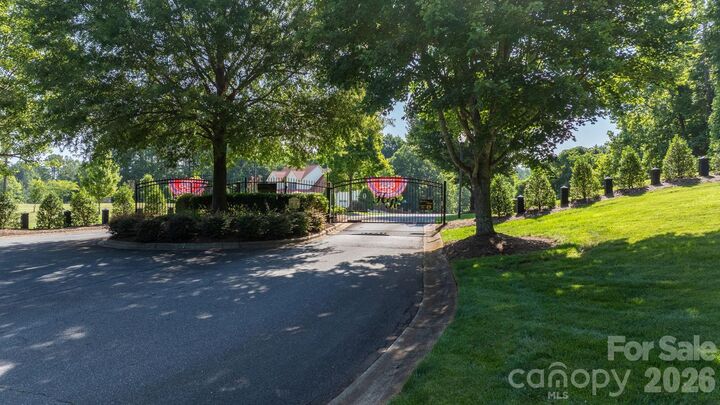 Property Photo: 312 Twin Cove Drive 137 NC 28612