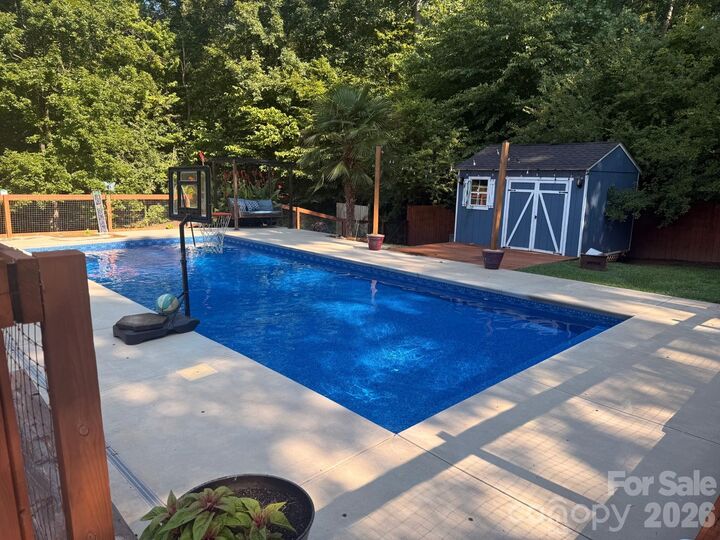 Property Photo: 116 Shadywood Lane NC 28677
