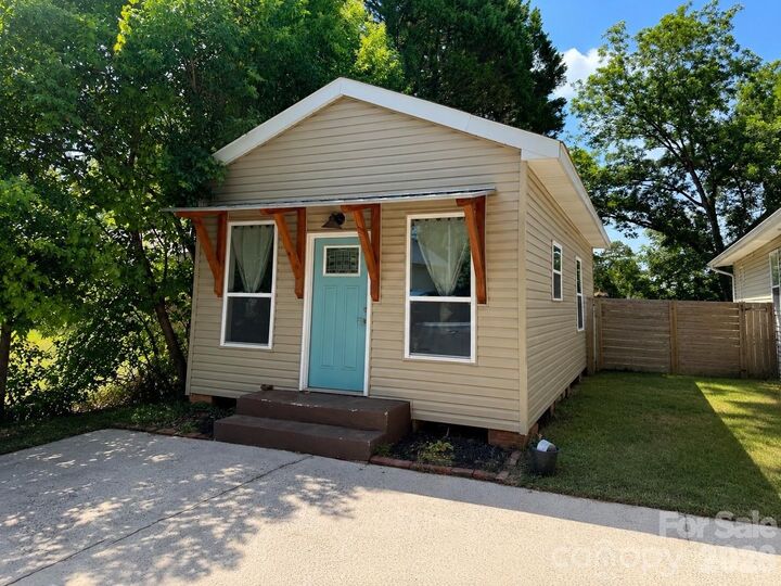 Property Photo:  904 Laye Street  NC 28012 