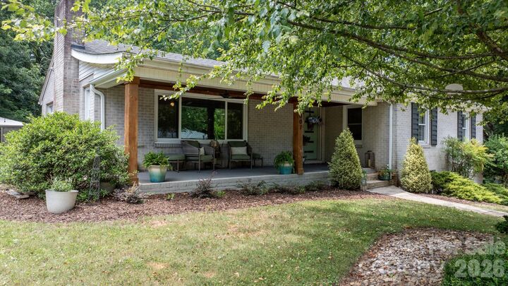 Property Photo:  1007 I Street  NC 28659 