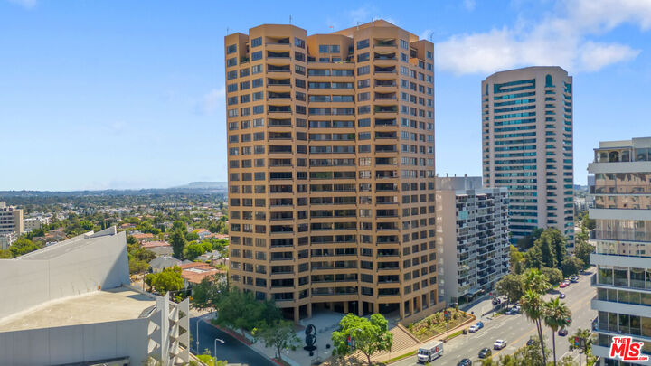 Property Photo:  10430 Wilshire Blvd  CA 90024 