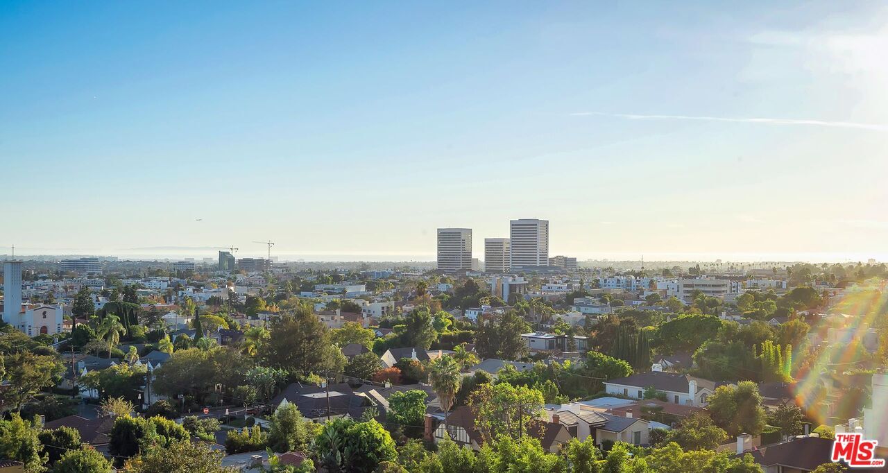 Property Photo:  10724 Wilshire Blvd  CA 90024 