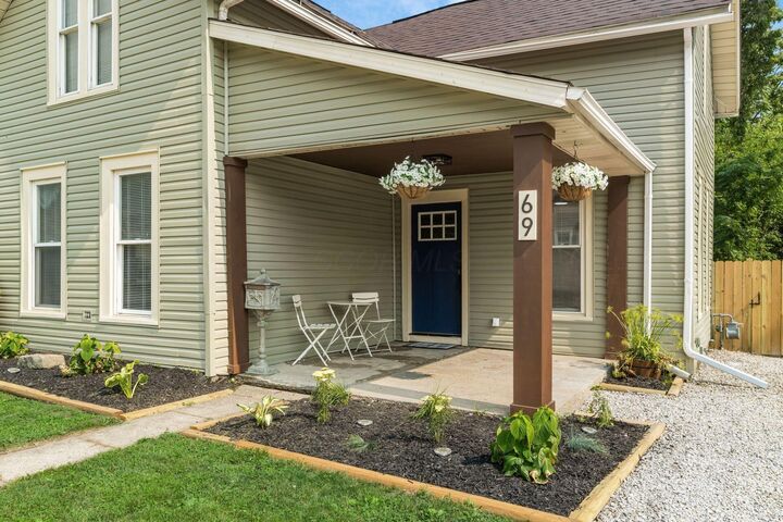 Property Photo:  69 Wallace Street  OH 43055 