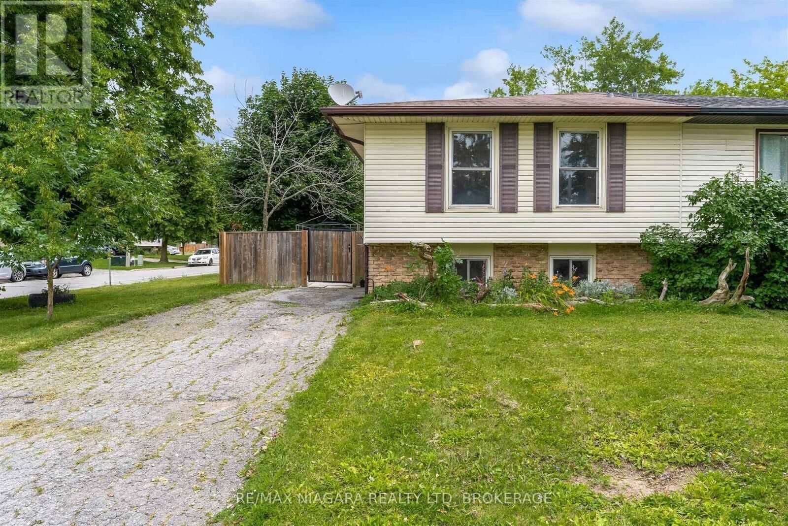 Property Photo: 2 Baldwin Crescent ON L2V 4H5