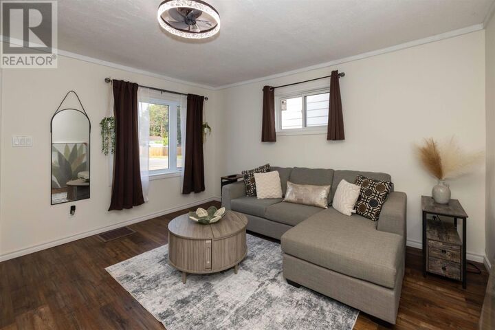 Property Photo: 407 Markland St ON P7B 2J2