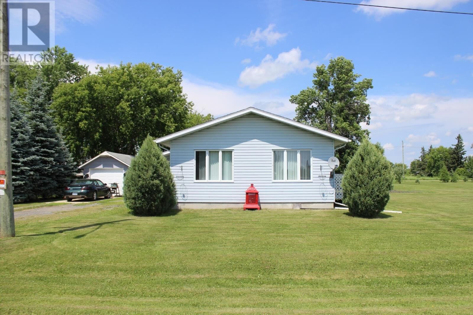 Property Photo: 705-707 Lorena Street ON P0W 1L0