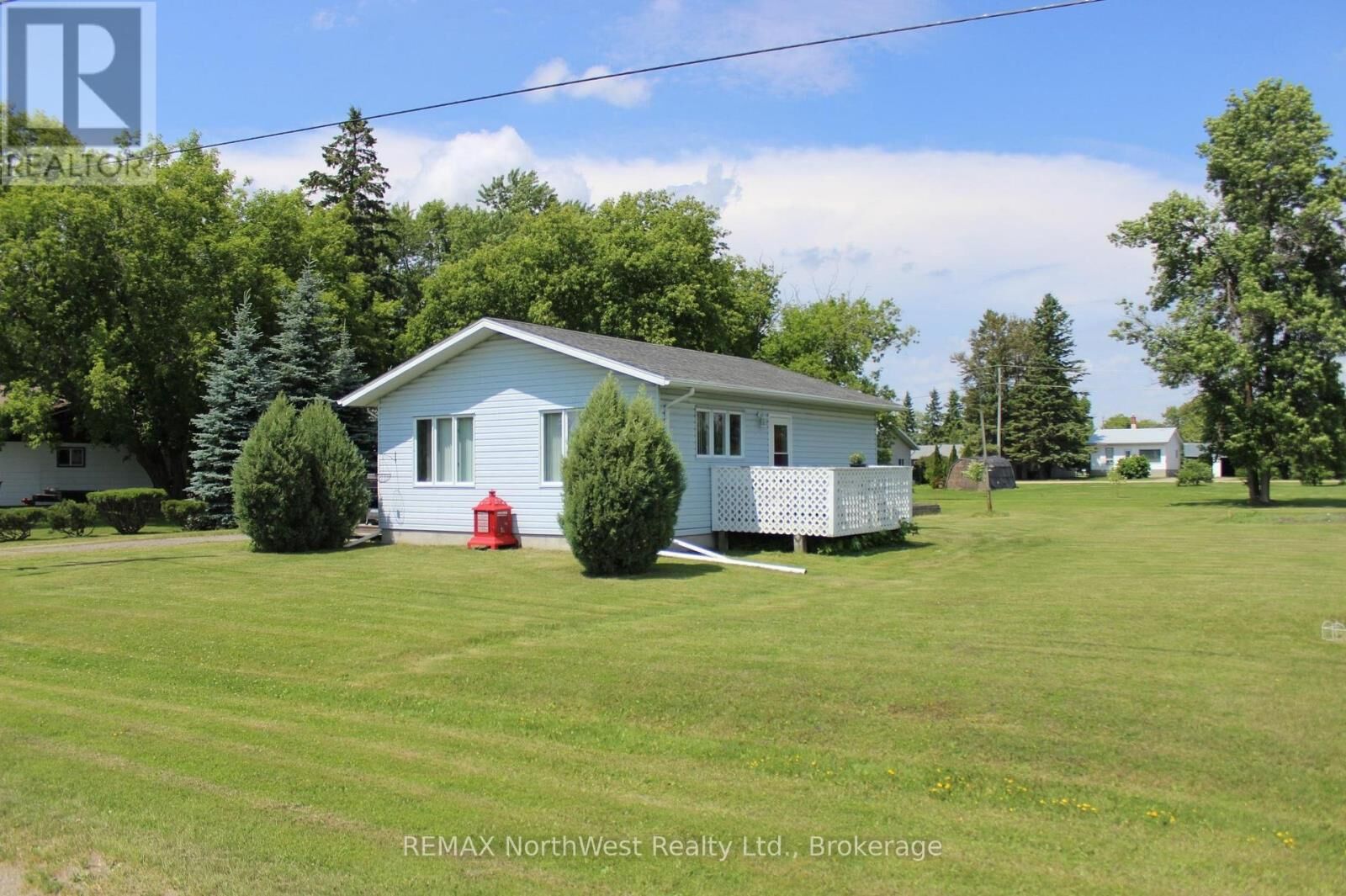 Photo de la propriété: 705-707 Lorena Street ON P0W 1L0