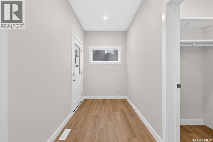 Property Photo: 430 Cockcroft Place SK S7V 1Y9