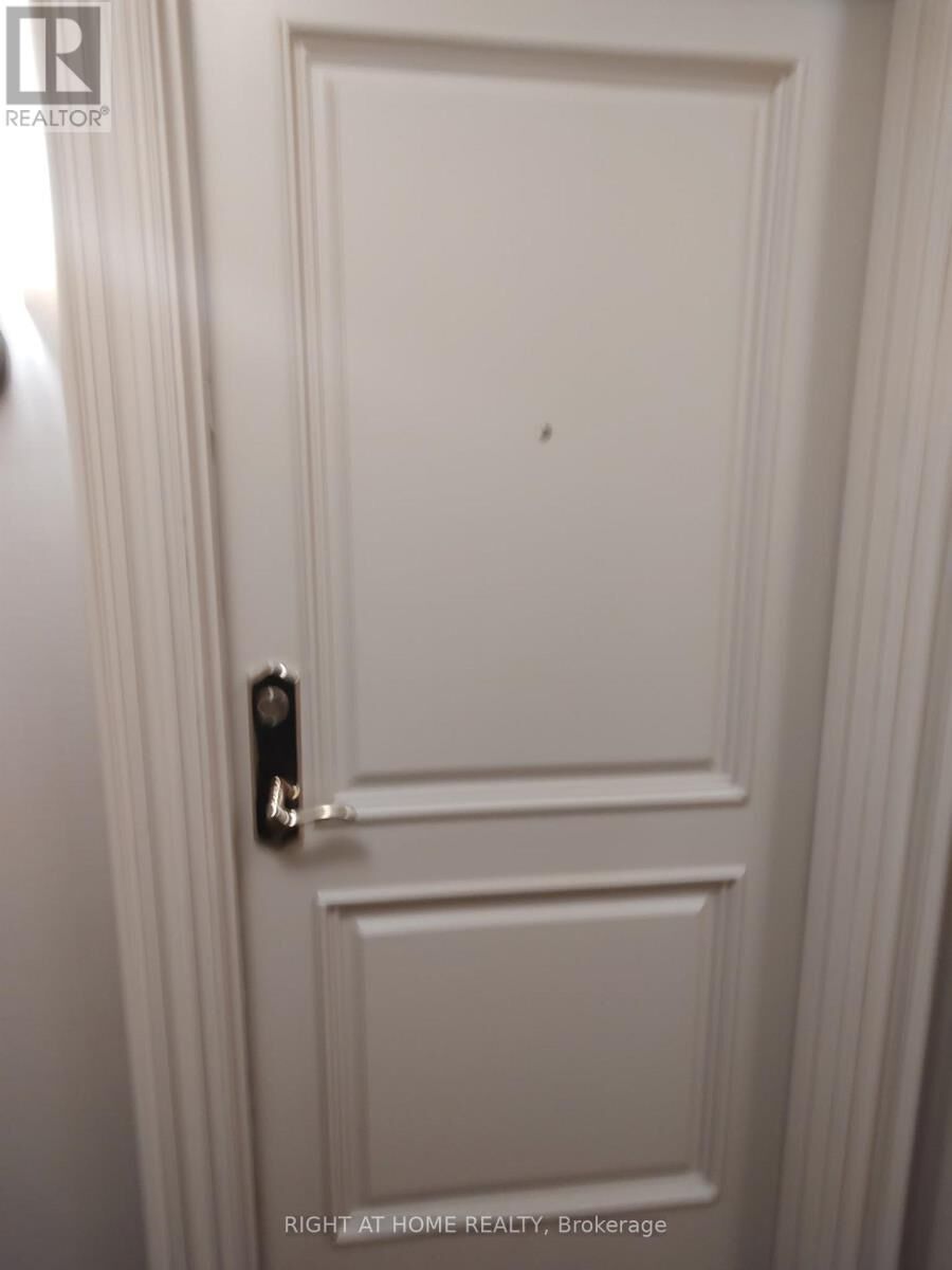 Property Photo:  9245 Jane Street 701  ON L6A 0J9 