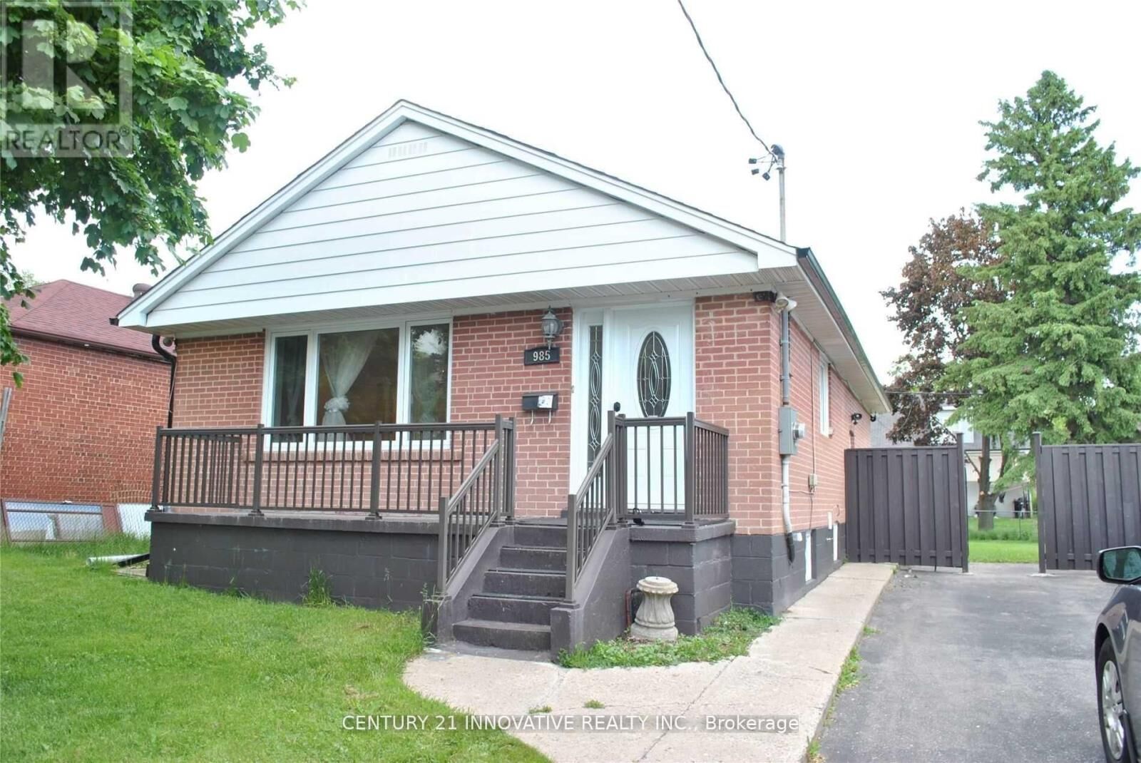 Property Photo: 985 Victoria Park Avenue ON M4B 2J4