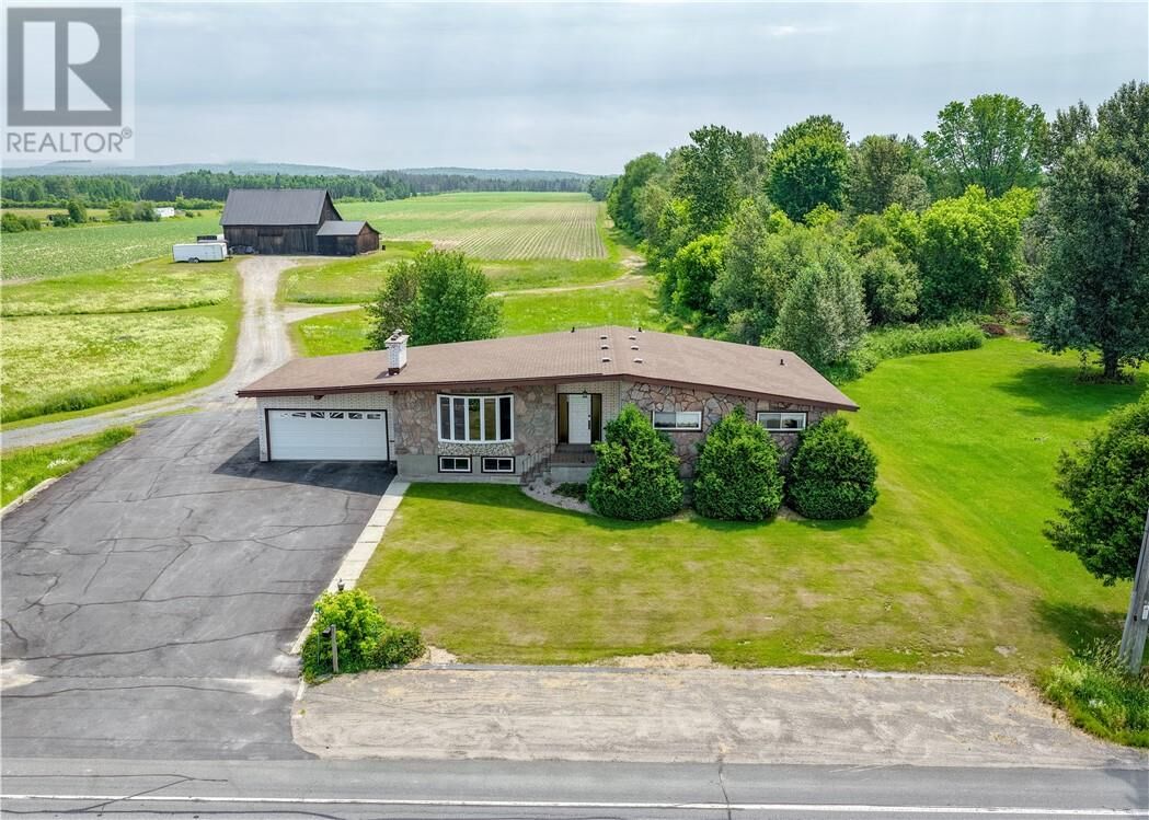 Property Photo: 741 Dominion Drive ON P3P 0A6