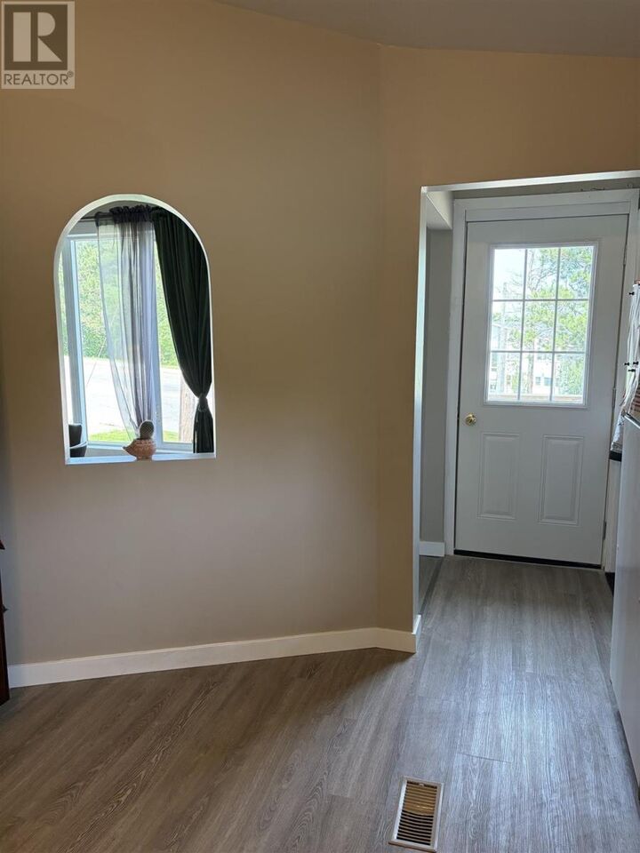 Property Photo:  77 Hillside Dr S  ON P5A 1M8 