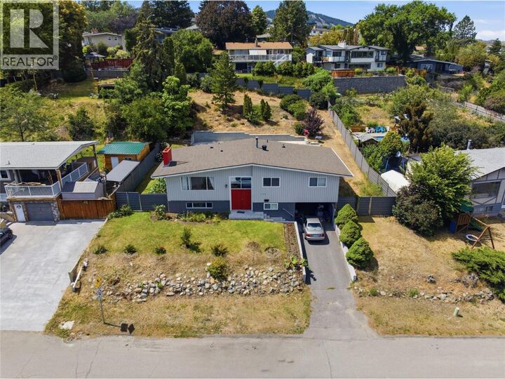 355 Pemberton Terrace — photo 1