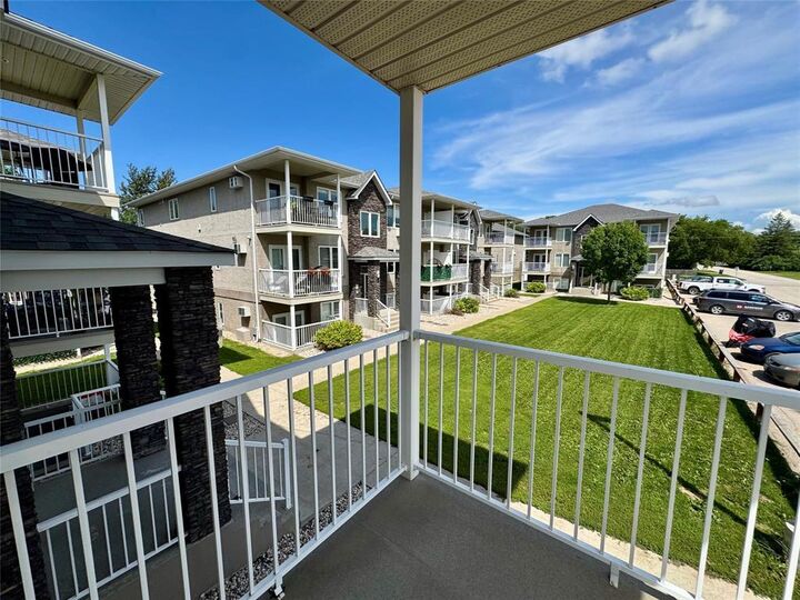 Property Photo: 37 Willow Street MB R5G 1J1
