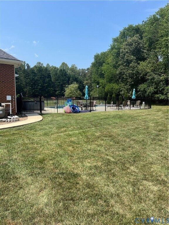 Property Photo: 7229 Pointe Place VA 23116