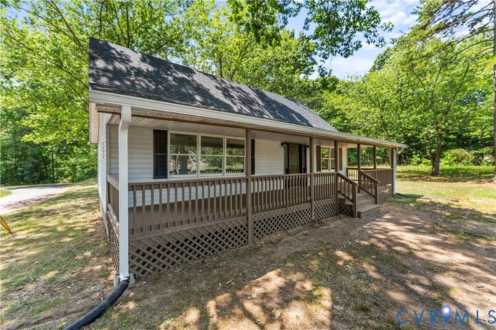Property Photo: 28 Hunters Lane VA 23936