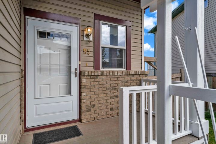Property Photo:  95 Ventura Street  AB T7Z 4P6 