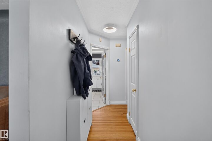 Photo de la propriété:  11015 122 Street NW  AB T5M 0B2 