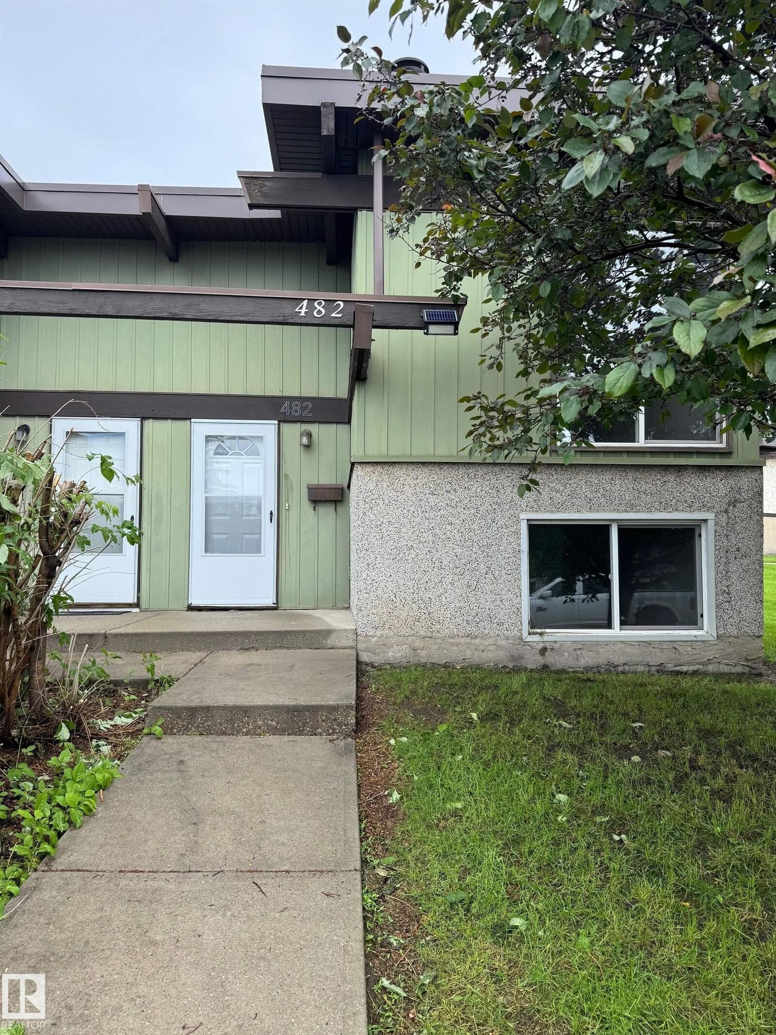 Property Photo: 482 Lee Ridge Road NW AB T6K 2K3