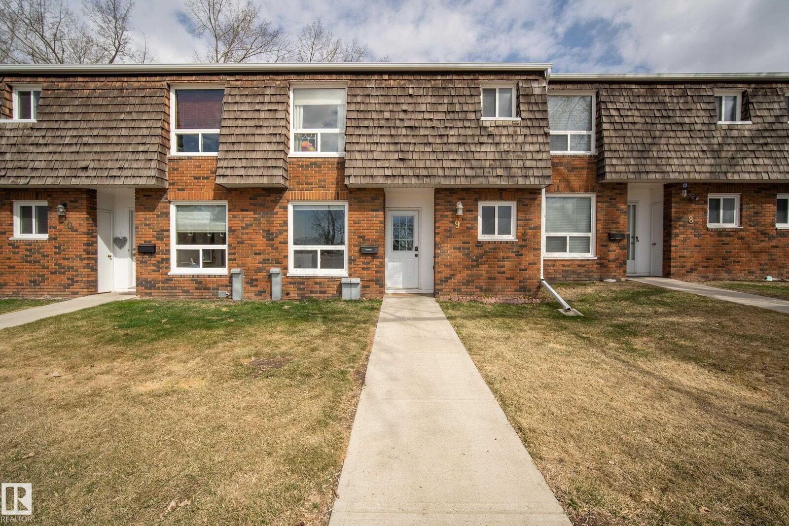 Property Photo:  9 Great Oaks  AB T8A 0V8 
