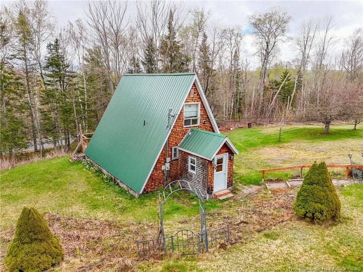 Property Photo: 8 Boyne Lane NB E6L 1Z7