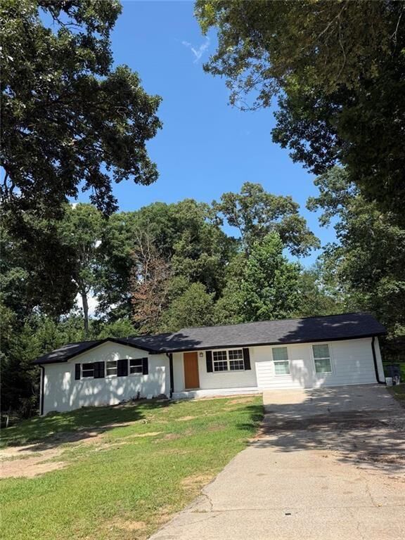 Property Photo: 3420 Nina Court GA 30135