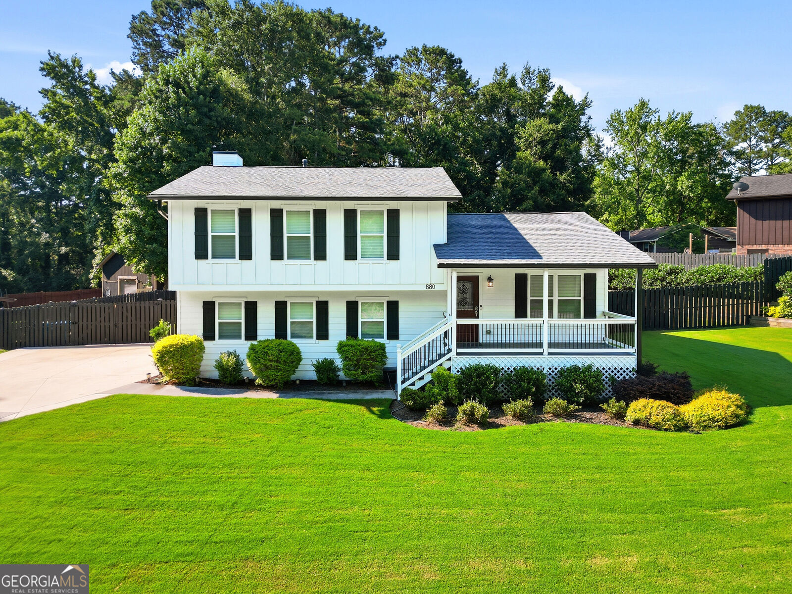 Property Photo:  880 The Circle  GA 30043 