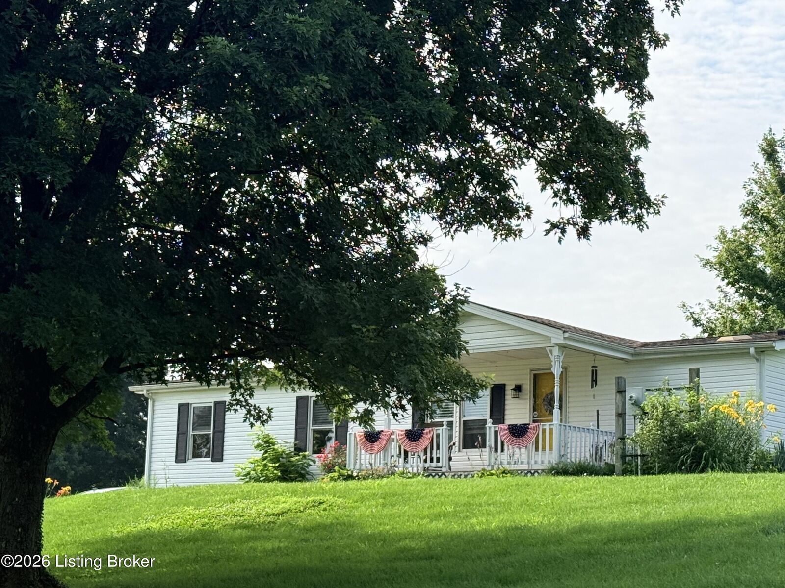 Property Photo:  893 Herndon Ln  KY 40019 