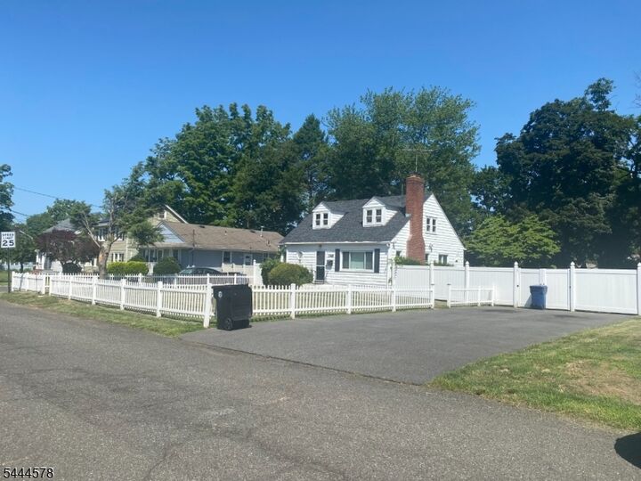 Property Photo:  1385 Belleview Ave  NJ 07060 