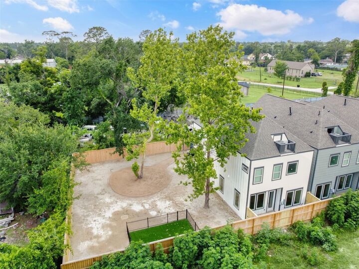 Property Photo: 2410 Vaughn Street E TX 77093