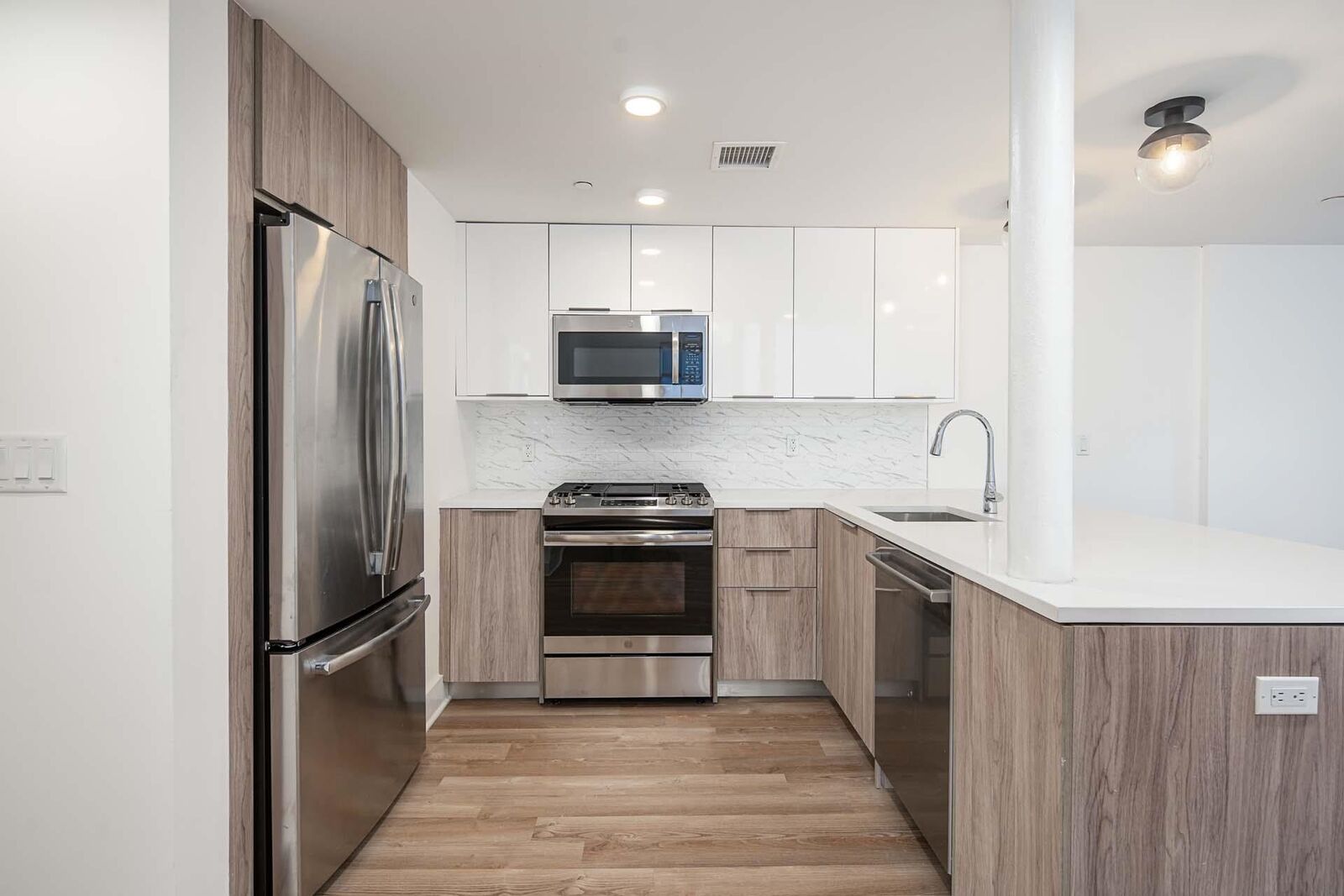 Property Photo:  105 South St 1  NJ 07307 