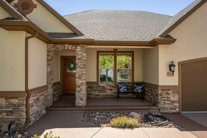 Property Photo: 556 S Josie Cir UT 84720