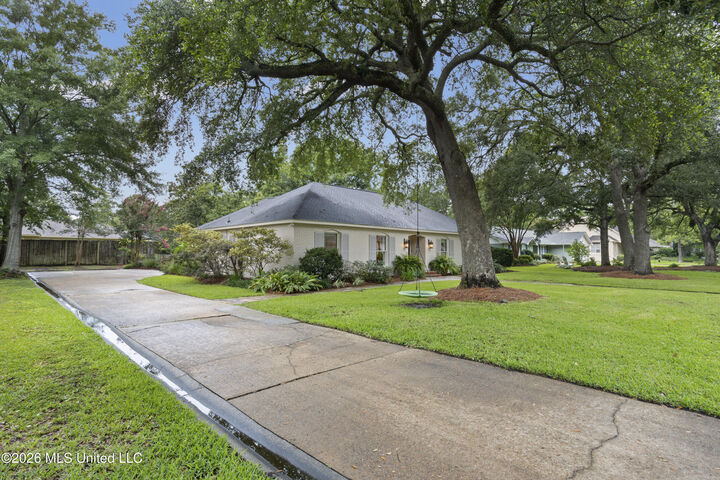 Property Photo:  45 Greenbriar Drive  MS 39507 