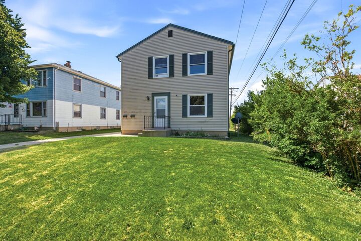 Property Photo: 4837 W Lynndale Ave WI 53220
