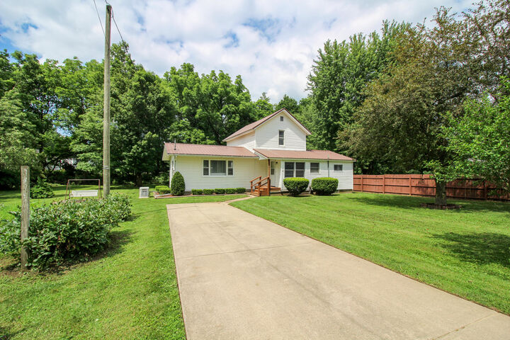 Property Photo: 617 E Read Street MI 49067