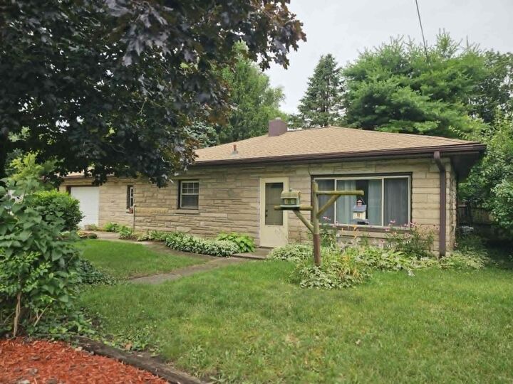 Property Photo: 1114 N Elm Avenue MI 49202