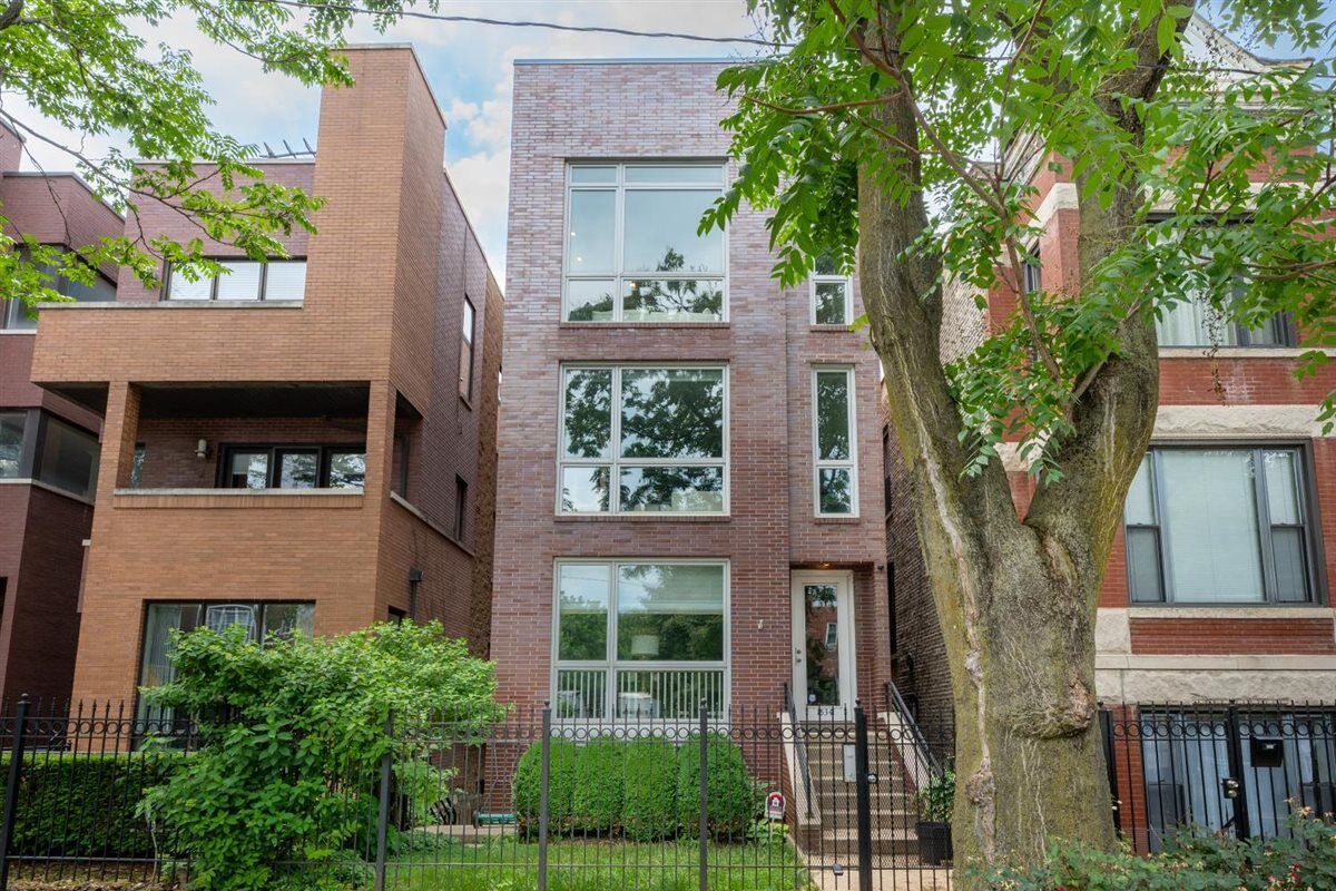 Property Photo:  1534 N Wood Street 3  IL 60622 