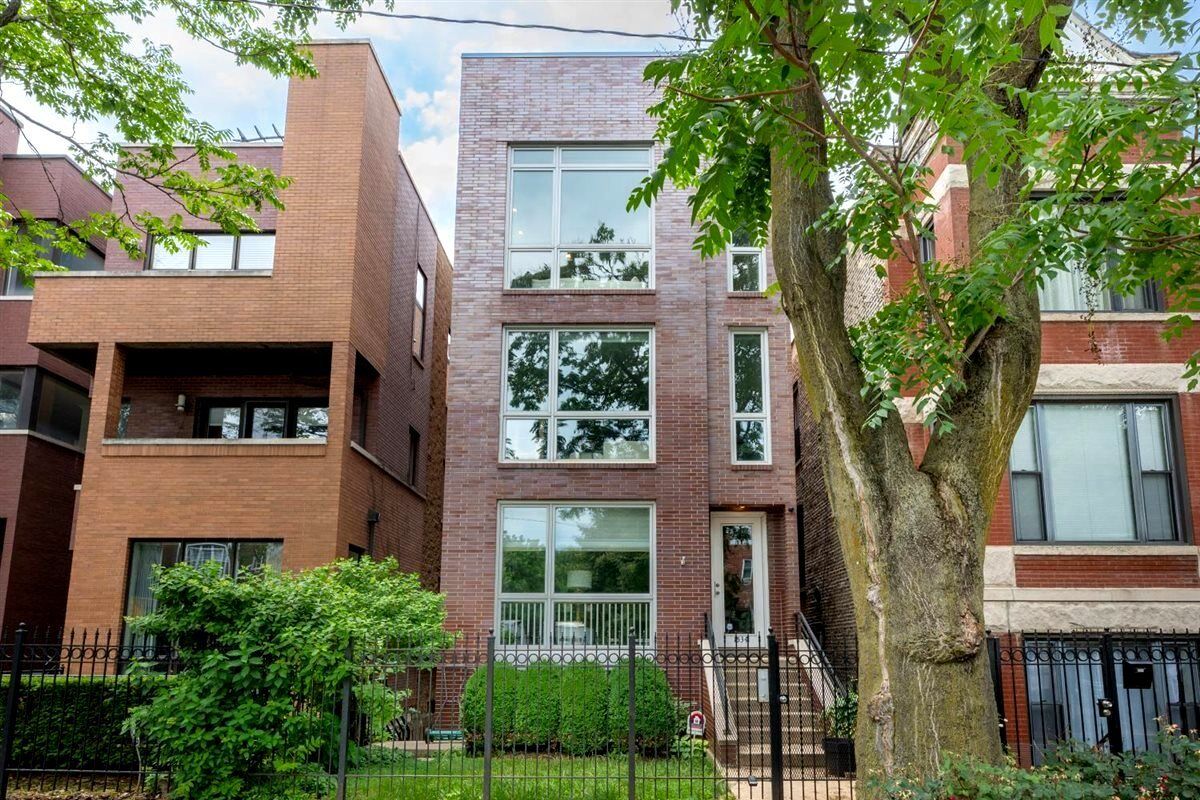Property Photo:  1534 N Wood Street 3  IL 60622 