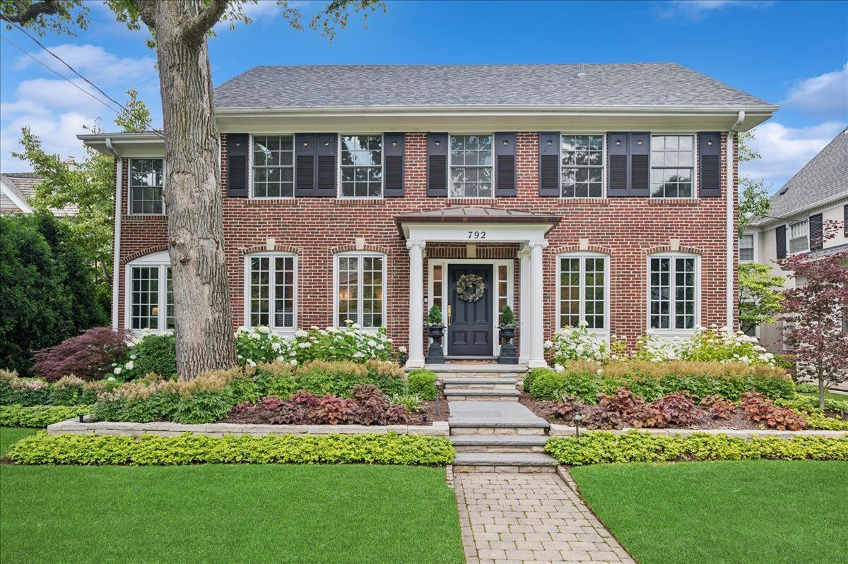 Property Photo: 792 Walden Road IL 60093