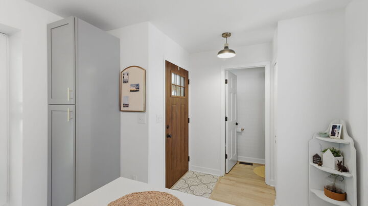 Property Photo:  916 Britta Lane  IL 60134 
