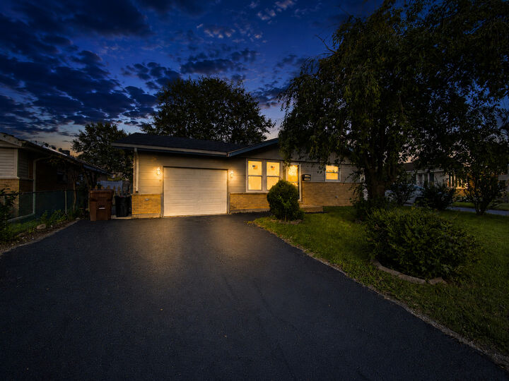 Property Photo:  16465 Roy Street  IL 60452 